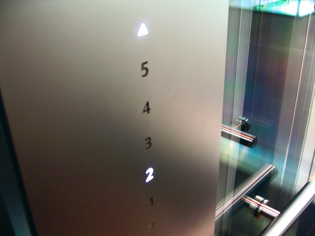Buttonless Lifts in Apple Store Ginza | Not sure if that's t… | Flickr