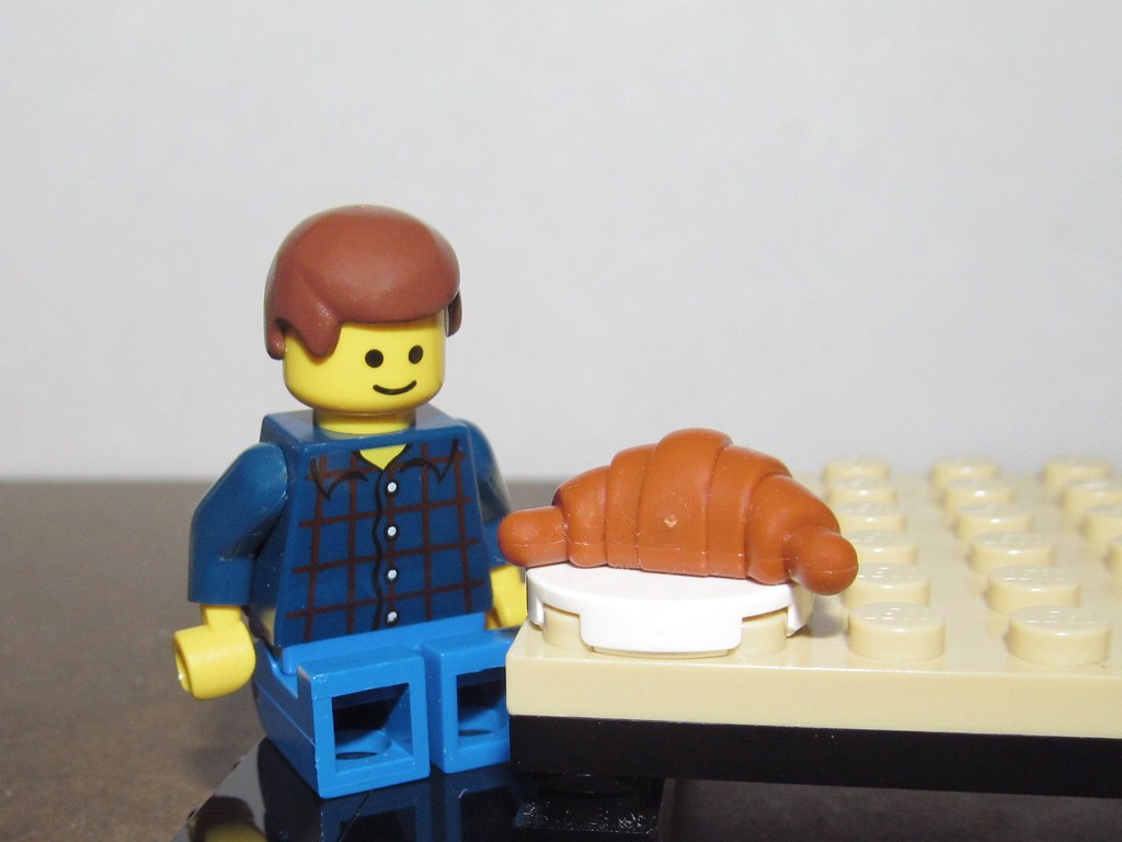 LEGO Minifigure Enjoying Element Number 4114583 | In honor o… | Flickr