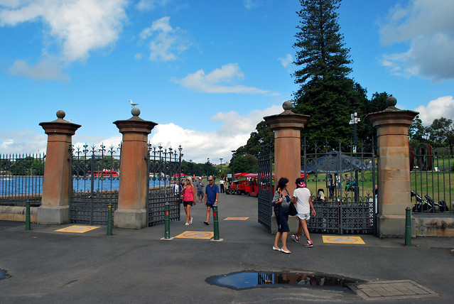 Aus591 - Gate, Royal Botanical Gardens