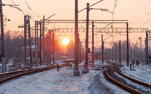 winter sunset sun sunshine station canon russia january trains newyear railwaystation sunrays pavlovsk 2016 canon5dmarkii canonef70300mmf4056is