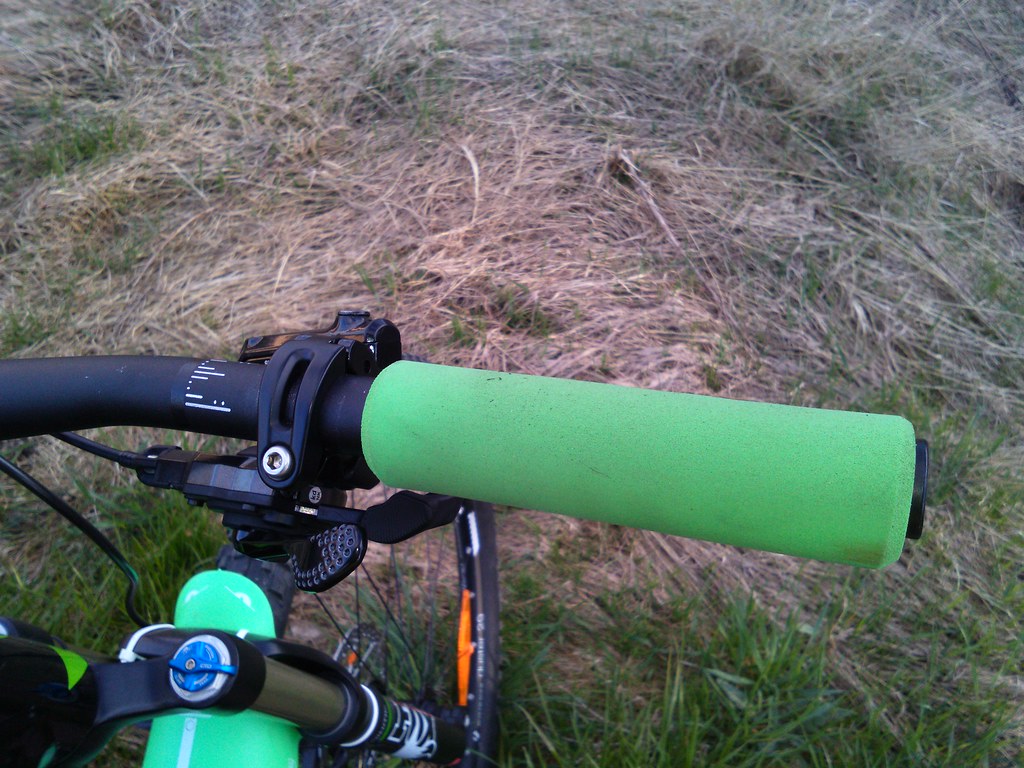 Long-term review: ESI Chunky extra chunky silicone grips- Revised & added  video – mtbboy1993