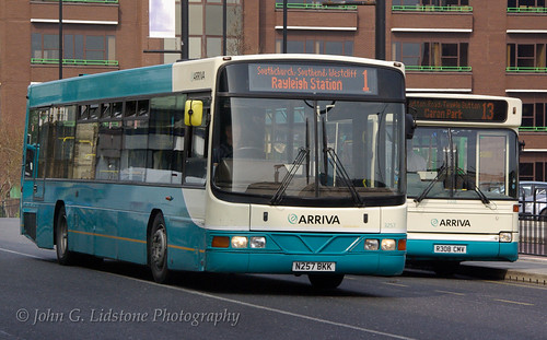 Arriva Southend Scania L113CRL / Wright Axcess Ultralow 3251, N251 BKK on route 1 passing Dennis Dart 3308, R308 CMV\ | by EastBeach68