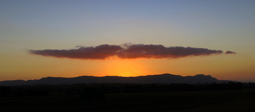 light sunset sky evening australia nsw newsouthwales huntervalley peterch51