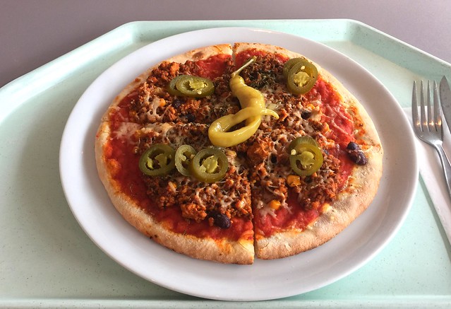 Ground meat pizza "Mexico" with jalapenos / Hackfleisch-Pizza "Mexico" mit Jalapenos