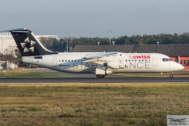 Swiss International Air Lines Avro RJ100 HB-IYV Pzo Barone 2864m (712448)