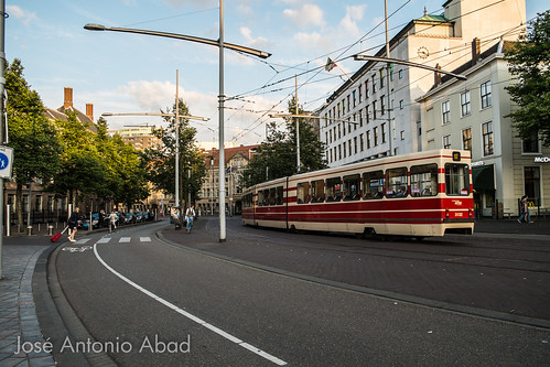 sunset streets architecture buildings atardecer arquitectura edificios streetphotography cityscapes tram denhaag holanda streetcar thehague calles lateafternoon urbanphotography paisajeurbano zuidholland tramcar lahaya tranvía pública lahaye paísesbajos fotografíaurbana urbanlanscape joséantonioabad