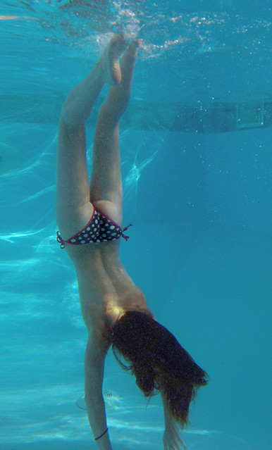 Pool handstand