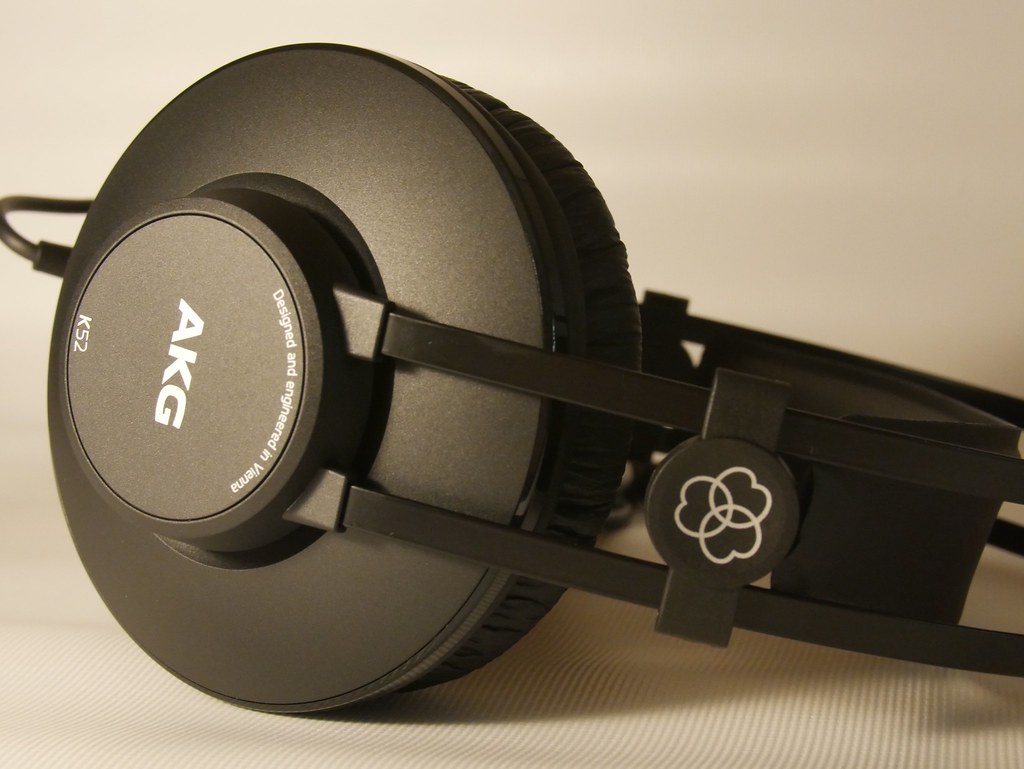 AKG K52, AKG K52 headphones, soundtechnology