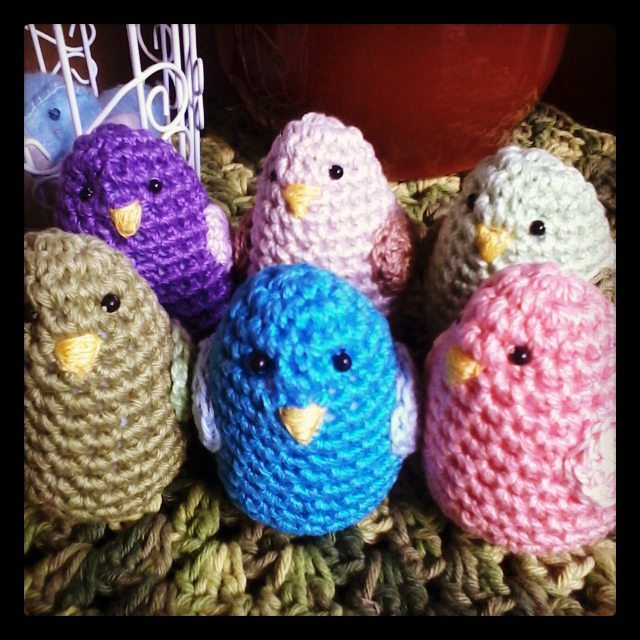 Passarinhos de crochê ! #bunicachica  #amigurumi #crochet #littlebirds #instalove #instababy #instakids #picoftheday  #instabest
