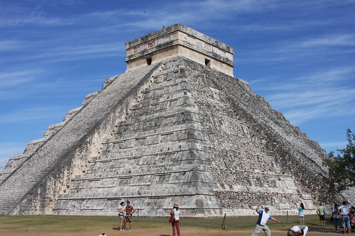 El Castilho | Pirâmide que domina a porção central de Chiche… | Flickr