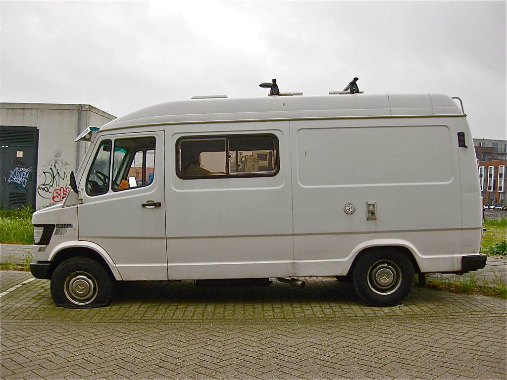 1978 MERCEDESBENZ TN/T1Series 207D Motorhome The new TN/… Flickr