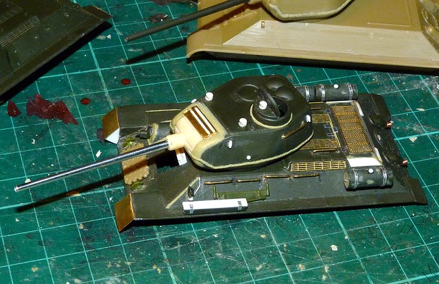 Armourfast T-34/85 - Turret near complete