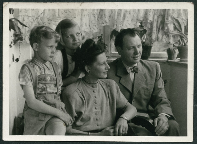 Archiv D035 (C938) Komplette Familie, Hohenheim, postwar, 1940er