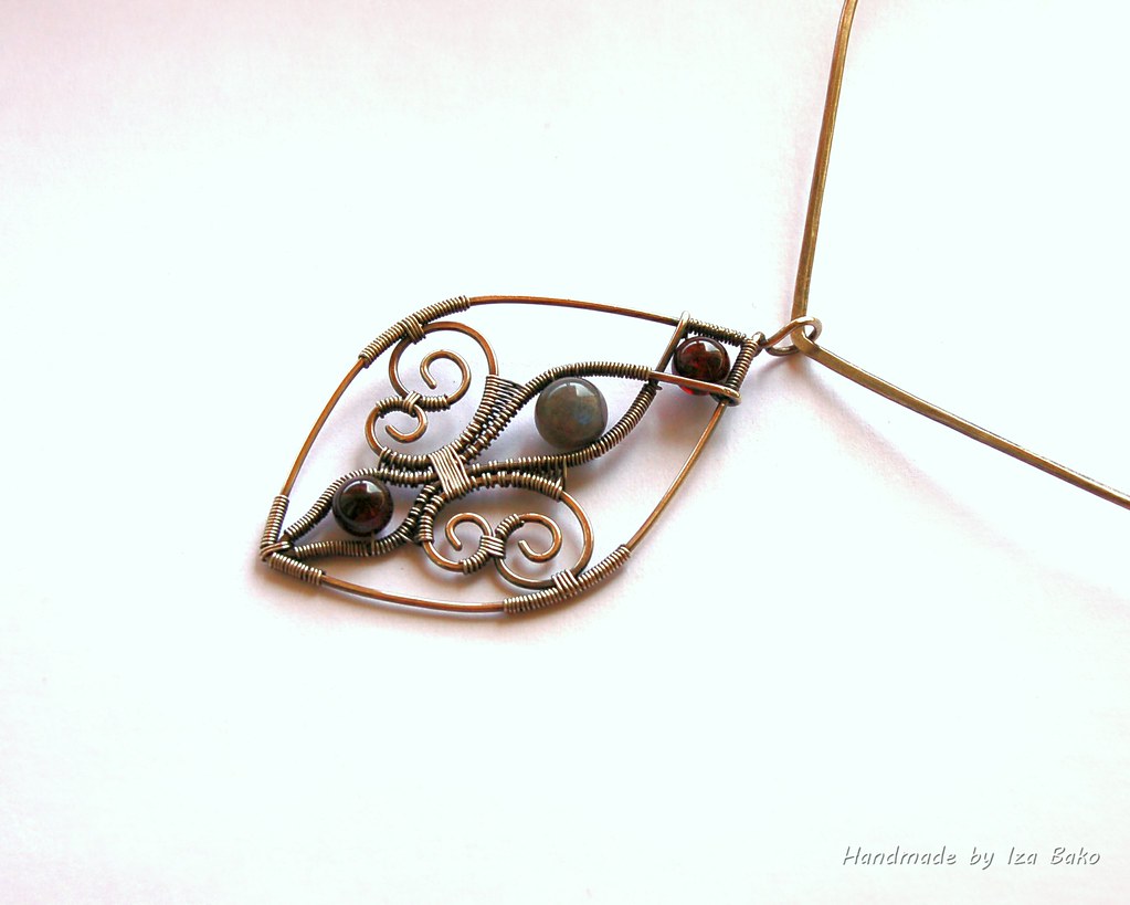 Antiqued Silver Fleur-de-Lis Pendant with Labradorite and … | Flickr