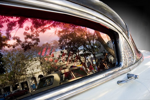 Reflections on an old car in La Habana