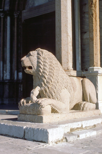 Italien 1986 002, Ancona, Kathedrale, Löwe