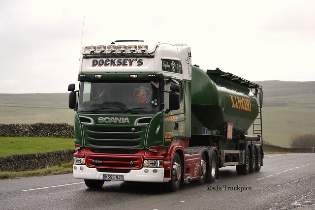 Scania R520,N.J Docksey Bulk Haulage.