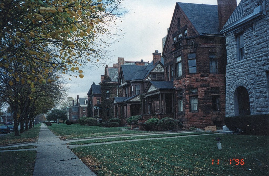 Detroit Michigan ~ East Ferry Avenue Historic District ~ Walkng Tour