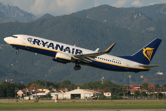 Ryanair - Boeing 737-8AS/W EI-DCY @ Milan Bergamo