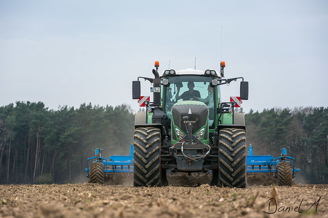 Cultivating with Fendt 939 S4 and Lemken Thorit