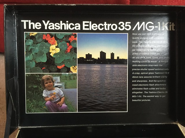 Yashica Electro 35 Box