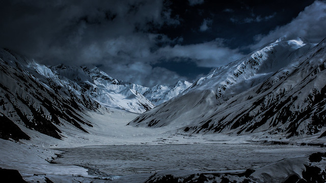 | Frozen Lake Saif Ul Mulook - Pakistan |