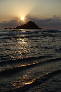 sunrise at Kōkī Beach