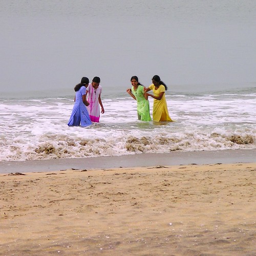 ocean girls sea vacation india beach geotagged teenagers kerala 5f nattikabeach geo:lat=10420477 geo:lon=76081722