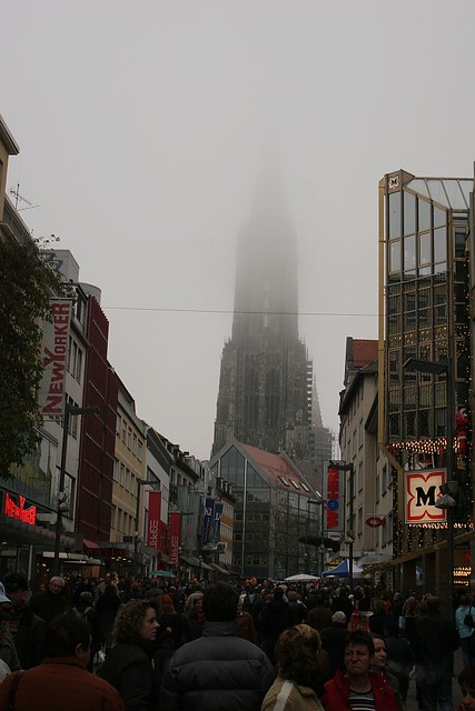Ulm Münster emerges from the fog