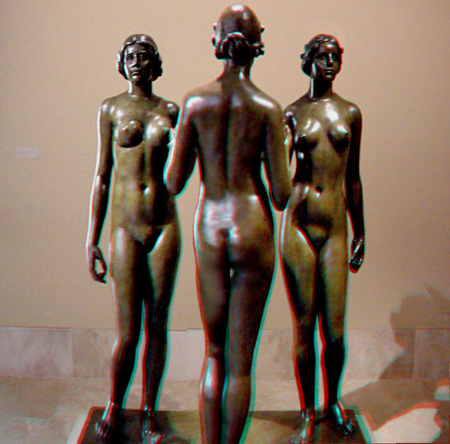 Degas 3 girls in bronze at Norton Simon Mus.