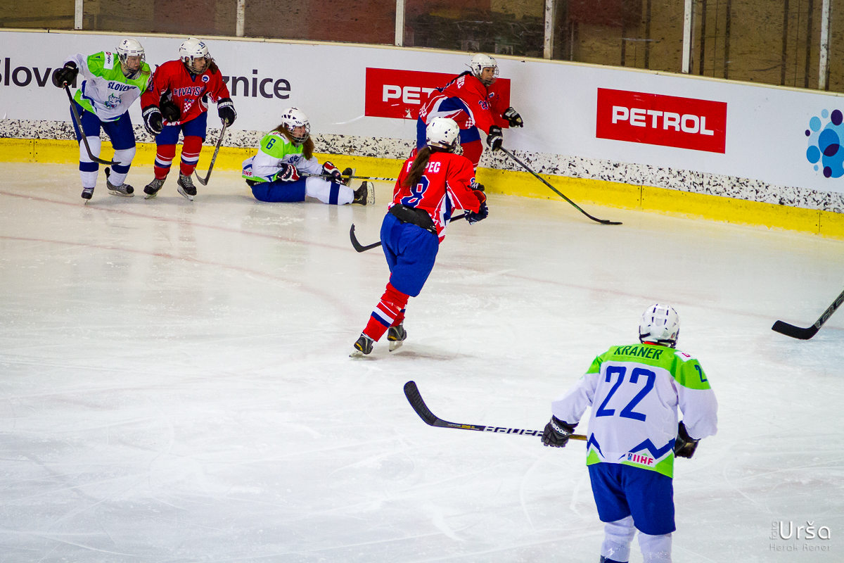 SP v hokeju za ženske: Hrvaška vs. Slovenija