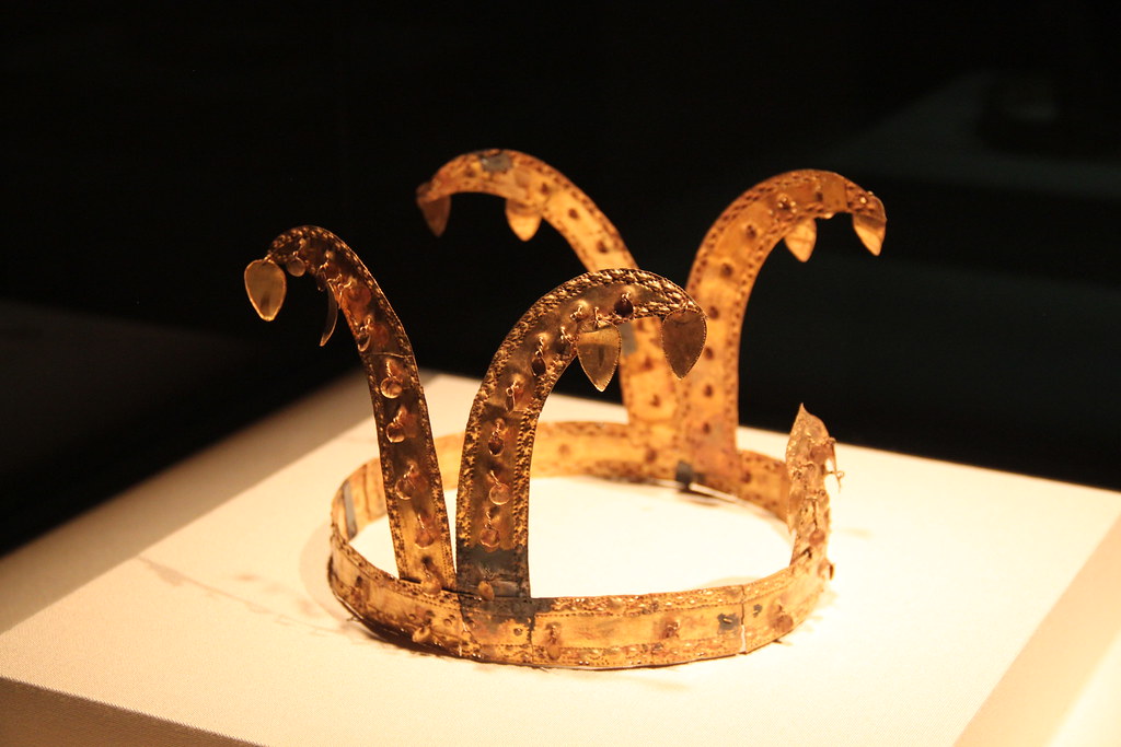 Korean Gold Crown, Three Kingdoms Gaya, 5th Century
