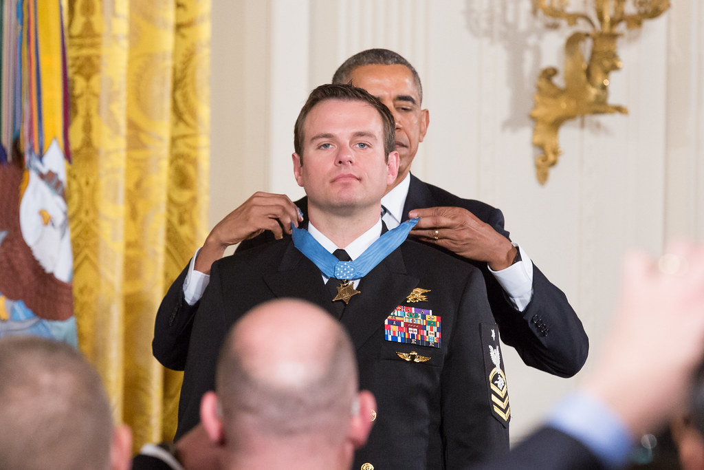 Medal of Honor ceremony | President Barack Obama presents Se… | Flickr