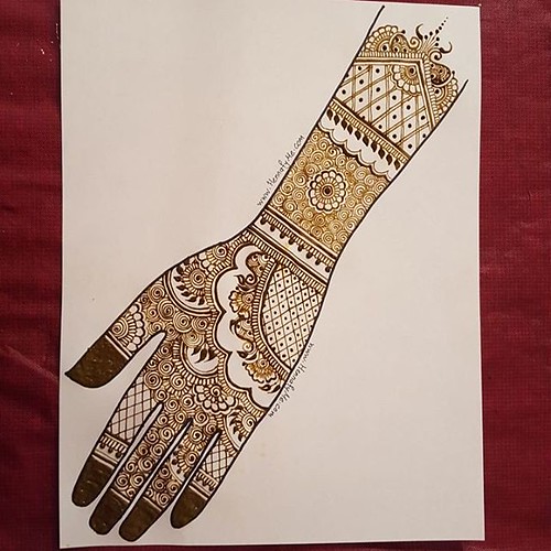 Bridal henna practice 8 Took me 55 mins. My excuse cone