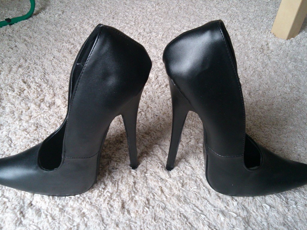 my new training object / 8 inch heels