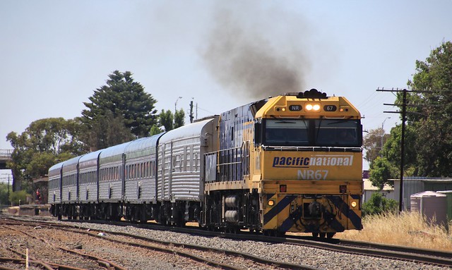 NR67 leads the Overland as it departs Horsham station