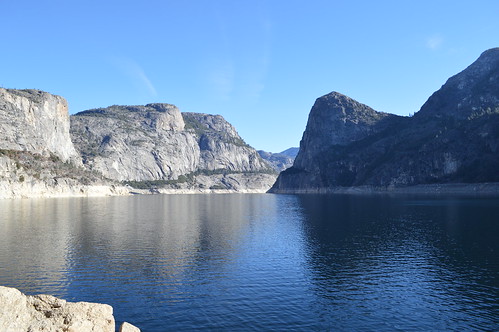 california winter lake reflection water nationalpark unitedstates january reservoir yosemite hetchhetchy