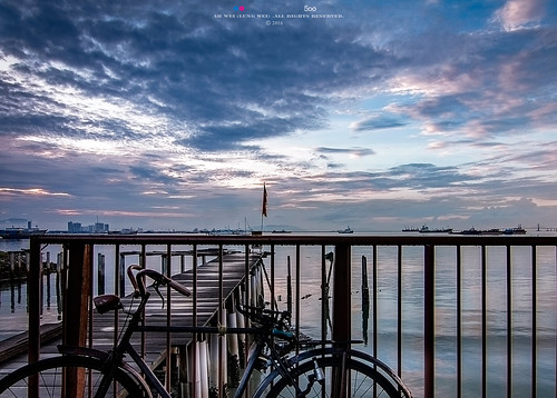 blue water bicycle clouds sunrise landscape nikon purple georgetown tokina shore malaysia penang sunrises 风景 海岸 海 自行车 風景 云 天空 水 penangisland 海洋 紫 日出 蓝 单车 pulaupinang 马来西亚 georgetownpenang my 戶外 脚踏车 槟城 岸邊 1116mm tokina1116mmf28 乔治市 nikond7000 安詳 姓李桥 leejetty ahweilungwei leejettypenang