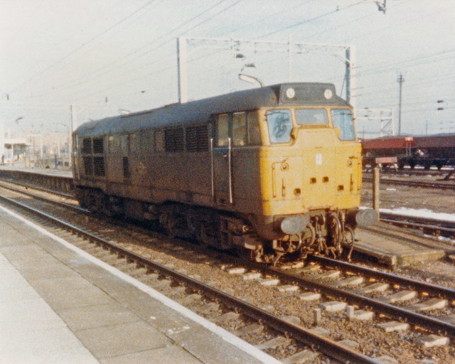 19850219 014 Watford Junction. 31250 (D5678) On The Up Slow