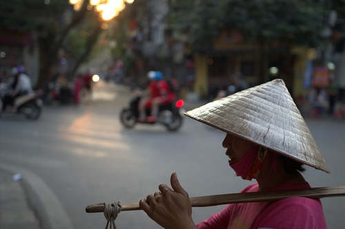 street sunset people woman canon vietnam hanoi nonla 600d conicalhat gsamie guilaumesamie