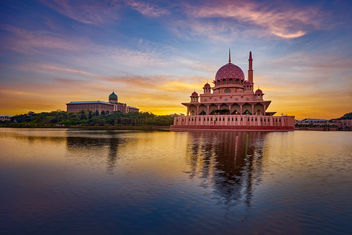 city travel pink blue sky cloud lake reflection building tourism water beautiful architecture modern river asian outside religious scenery worship asia exterior place outdoor minaret muslim islam famous capital religion culture floating style landmark mosque structure east holy malaysia dome destination kuala putrajaya ramadan interest masjid lumpur attraction islamic putra keris tuah landacape masjidputrajaya keristuah