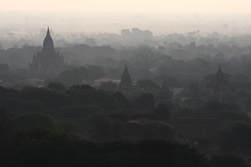 misty sunrise landscape dawn pagoda scenery view burma temples layers myanmar plains burmese plain pagodas bagan sulamani shwesandaw