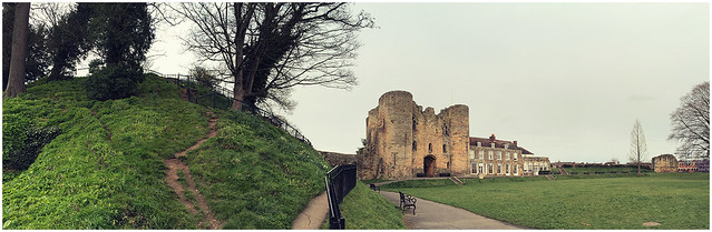 Castle grounds tonbridge