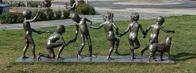 Sevenfold Street Statue - Narvik