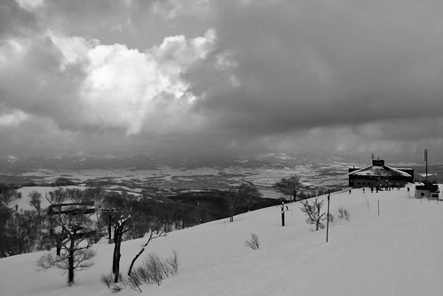 winter blackandwhite snow monochrome sport japan clouds landscape snowboarding asia hokkaido skiing jp niseko iphone hirafu hokkaidō abutagun