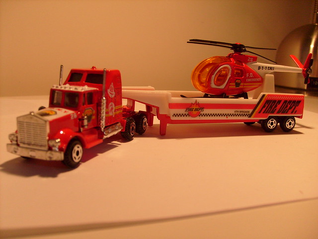 REALTOY KENWORTH W900 NO7 ARTICULATED TRUCK WITH HELICOPTER NEW YORK CITY FIRE DEPARTMENT 1/64