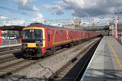325005 Stafford | Royal Mail Class 325 unit No. 325005 passe… | Flickr