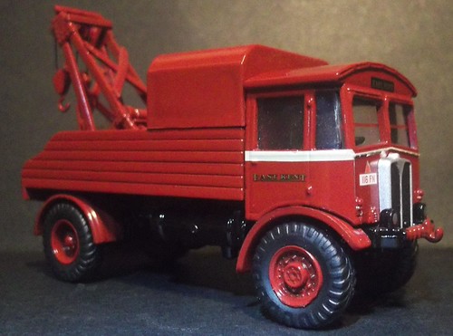 Oxford  Diecast  East Kent  AEC Matador break down truck 1/76th scale. | by Ledlon89