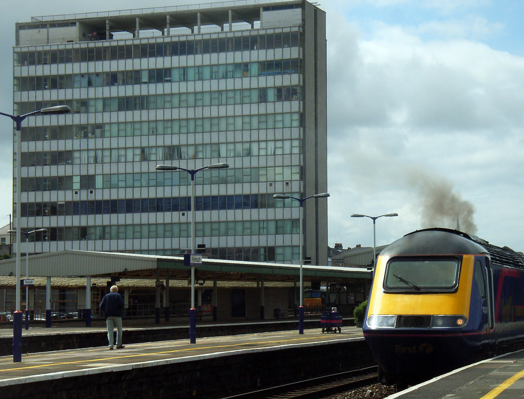 Plymouth Station HST