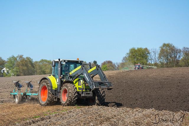 Ploughing with Claas Arion